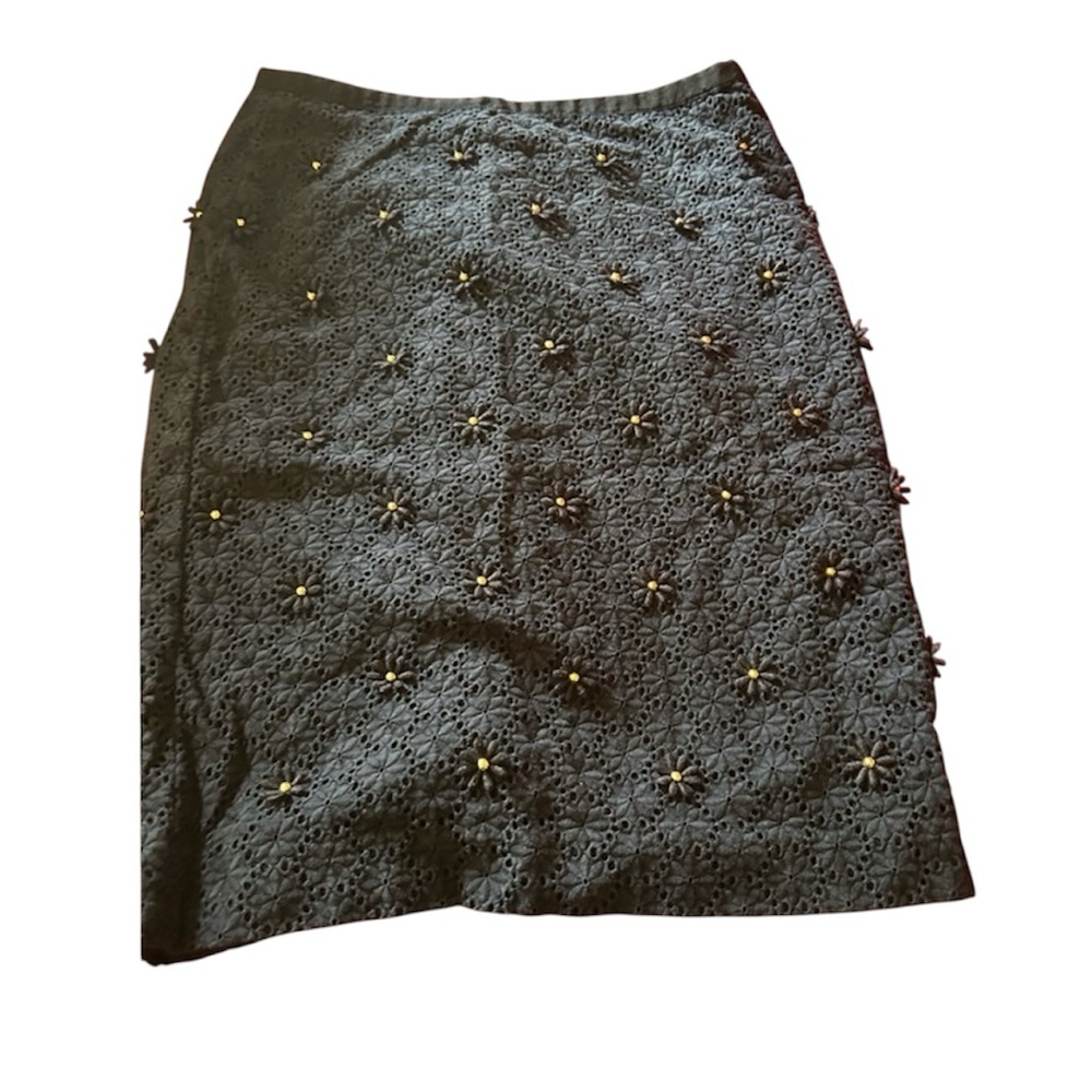 Talbots Navy Pencil skirt with flower embellishments- size 2